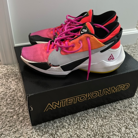 Nike Shoes - Nike Zoom Freak 2